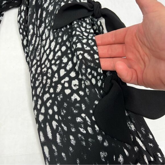 Alberto Makali Black White Animal Print Slit Long Sleeve Bow Accent Top Medium - Picture 7 of 11